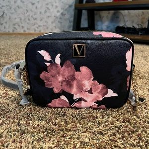 Victoria’s Secret  Womens Crossbody Bag Black Pink Floral Gold Shoulder Bag New